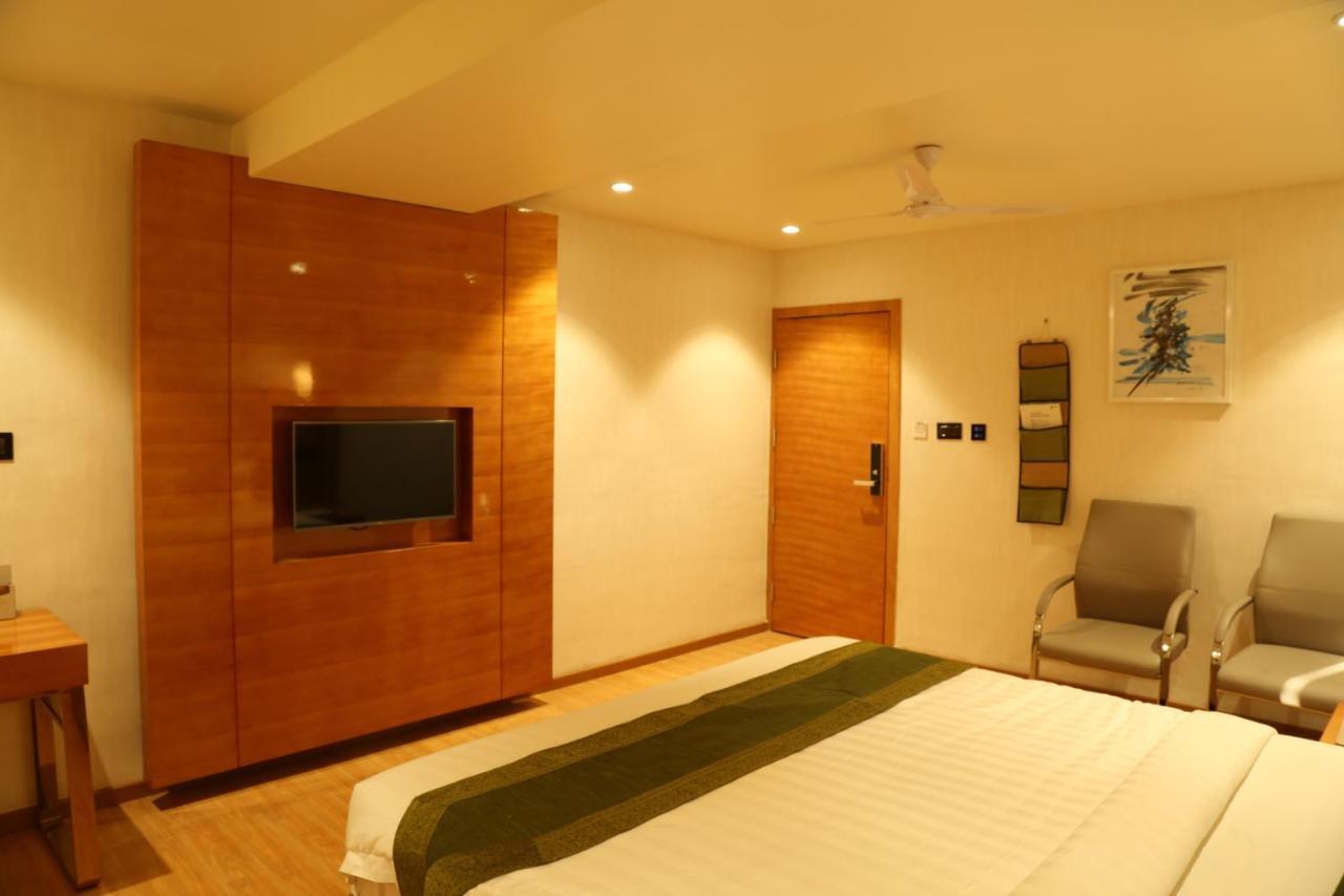 Hotel Reva Regency Bhopal Eksteriør bilde