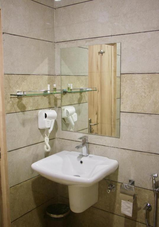 Hotel Reva Regency Bhopal Eksteriør bilde